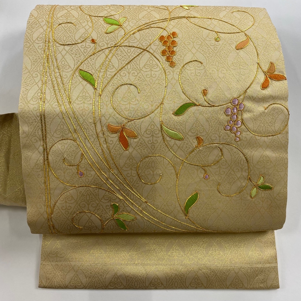 名古屋帯 秀品 唐草 実 刺繍 金糸 金色 正絹 【中古】拍卖