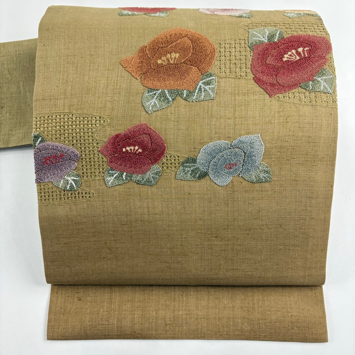 名古屋帯 美品 秀品 花 霞 刺繍 鶯色 正絹 【中古】拍卖