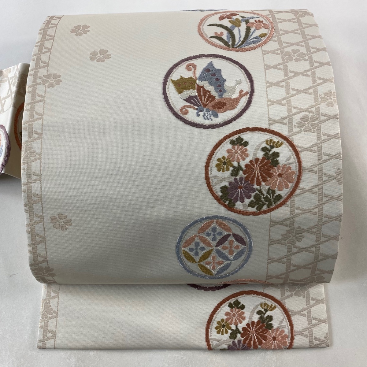 名古屋帯 優品 蝶 草花 刺繍 箔 灰茶 正絹 【中古】拍卖