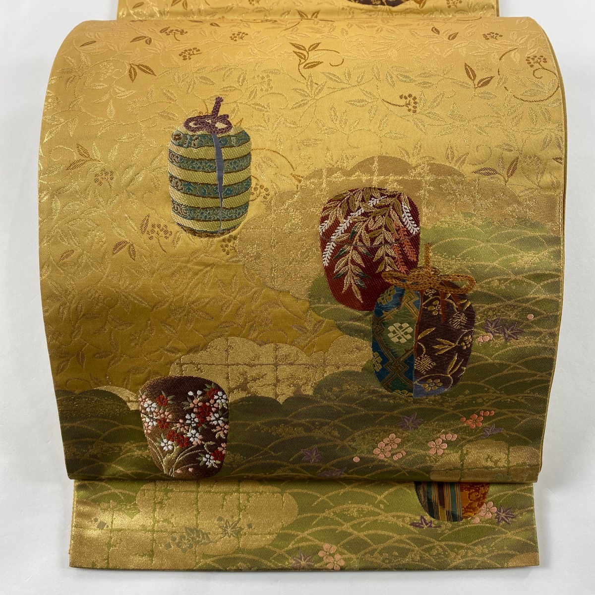 【美品】 袋帯 秀品 お仕覆 雲文 刺繍 箔 山吹色 六通 正絹 【中古】拍卖