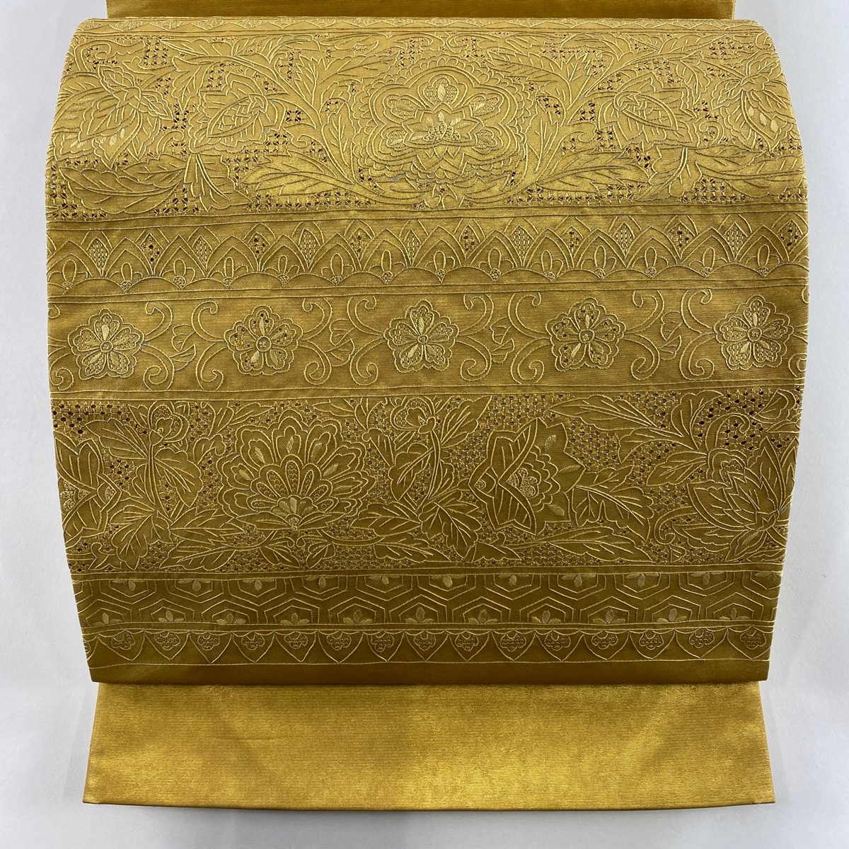 袋帯 秀品 草花 金彩 刺繍 金色 お太鼓柄 正絹 【中古】拍卖