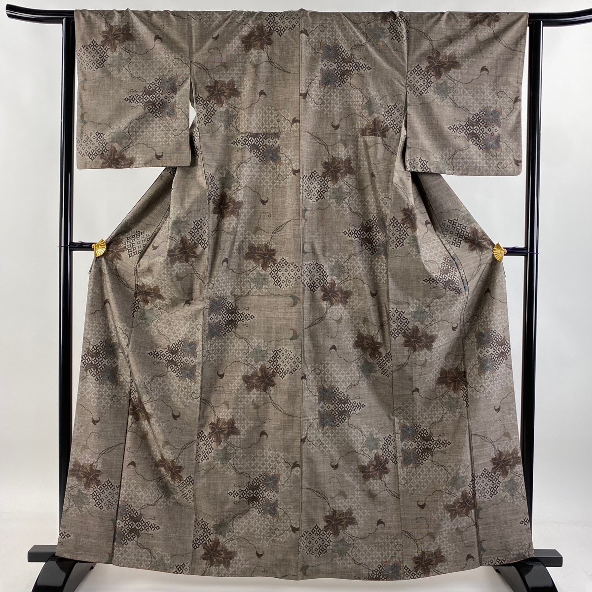 紬 身丈164cm 裄丈64cm M 袷 葉柄 菱 灰茶 正絹 秀品 【中古】拍卖