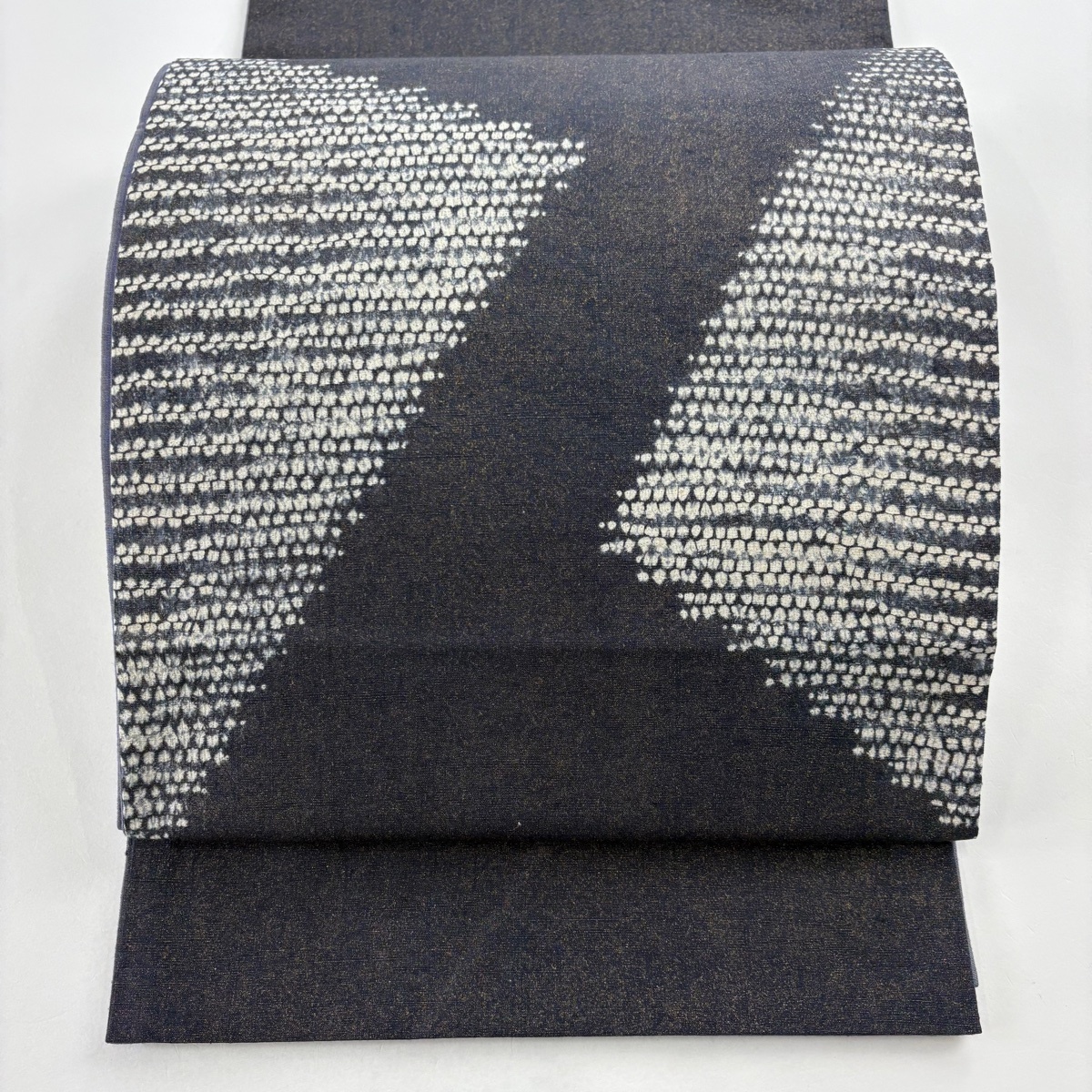 袋帯 美品 秀品 幾何学模様 縞 絞り 紺色 お太鼓柄 正絹 【中古】拍卖