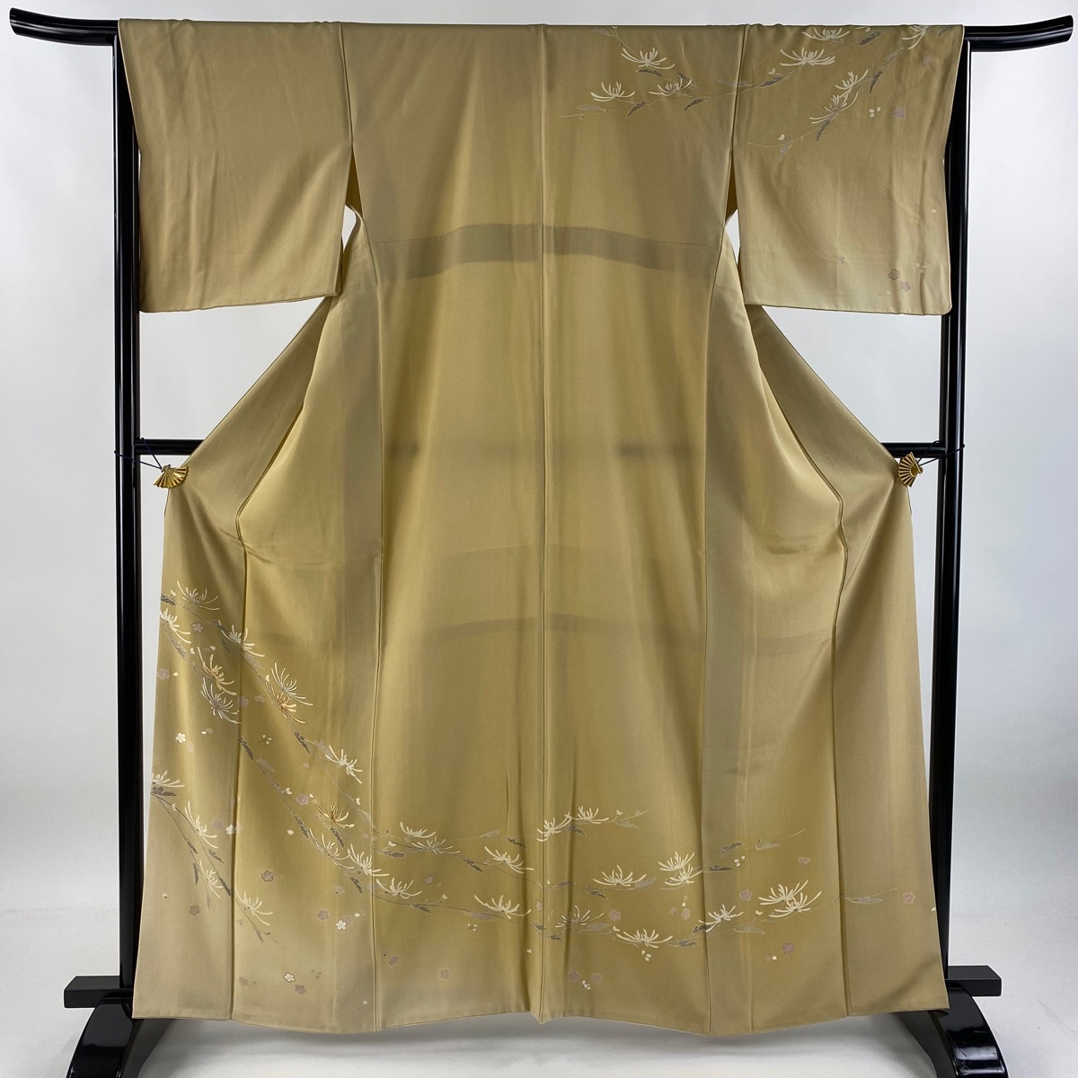 訪問着 身丈163.5cm 裄丈66.5cm M 袷 鈴乃屋 菊 桜 金糸 金彩 ベージュ 正絹 秀品 【中古】拍卖