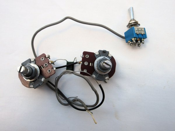 Kramer クレイマー ミニスイッチ&電装パーツ 2PU用 1V1T1ミニスイッチ 86年製Kramer JK-2000拍卖