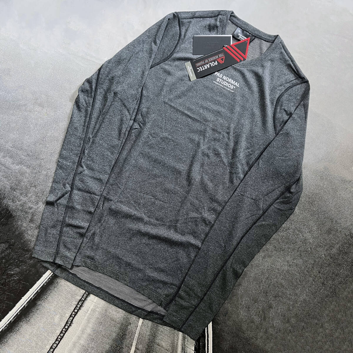 新品 Pas Normal Studios Mid Long Sleeve Base Layer XLサイズ パスノーマルスタジオ ミッド ロングスリーブ ベースレイヤー Rapha ラファ拍卖
