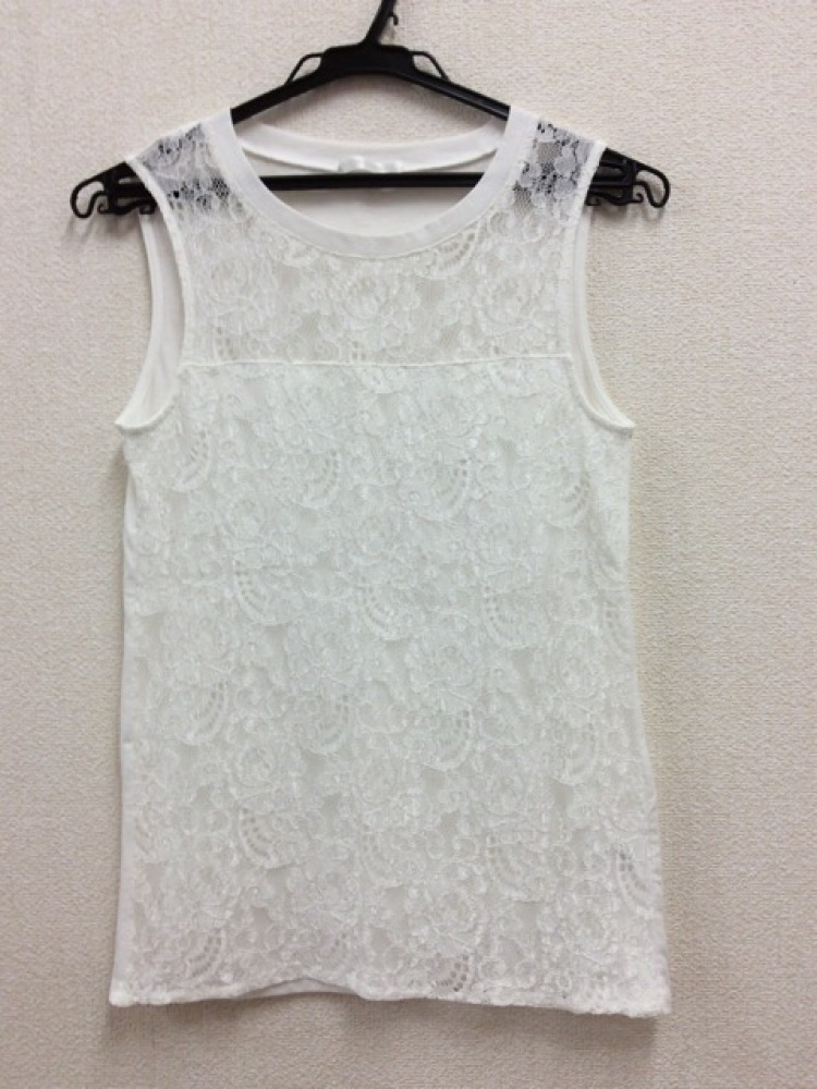 ボナジョルナータ 白レースのノースリーブ 光沢あるレースがきれい サイズF拍卖