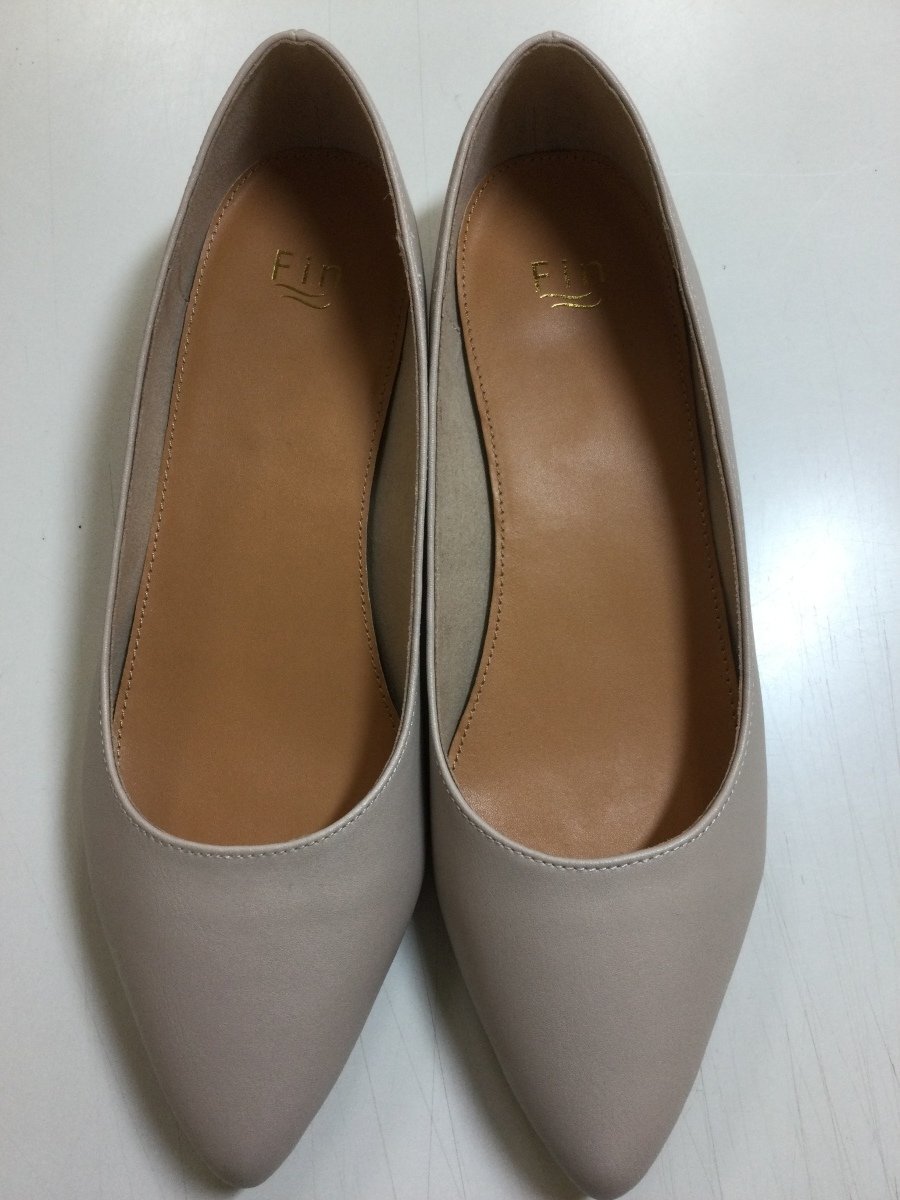 Fin 新品同様 ピンクベージュ ローヒール 合皮 サイズ24.0拍卖