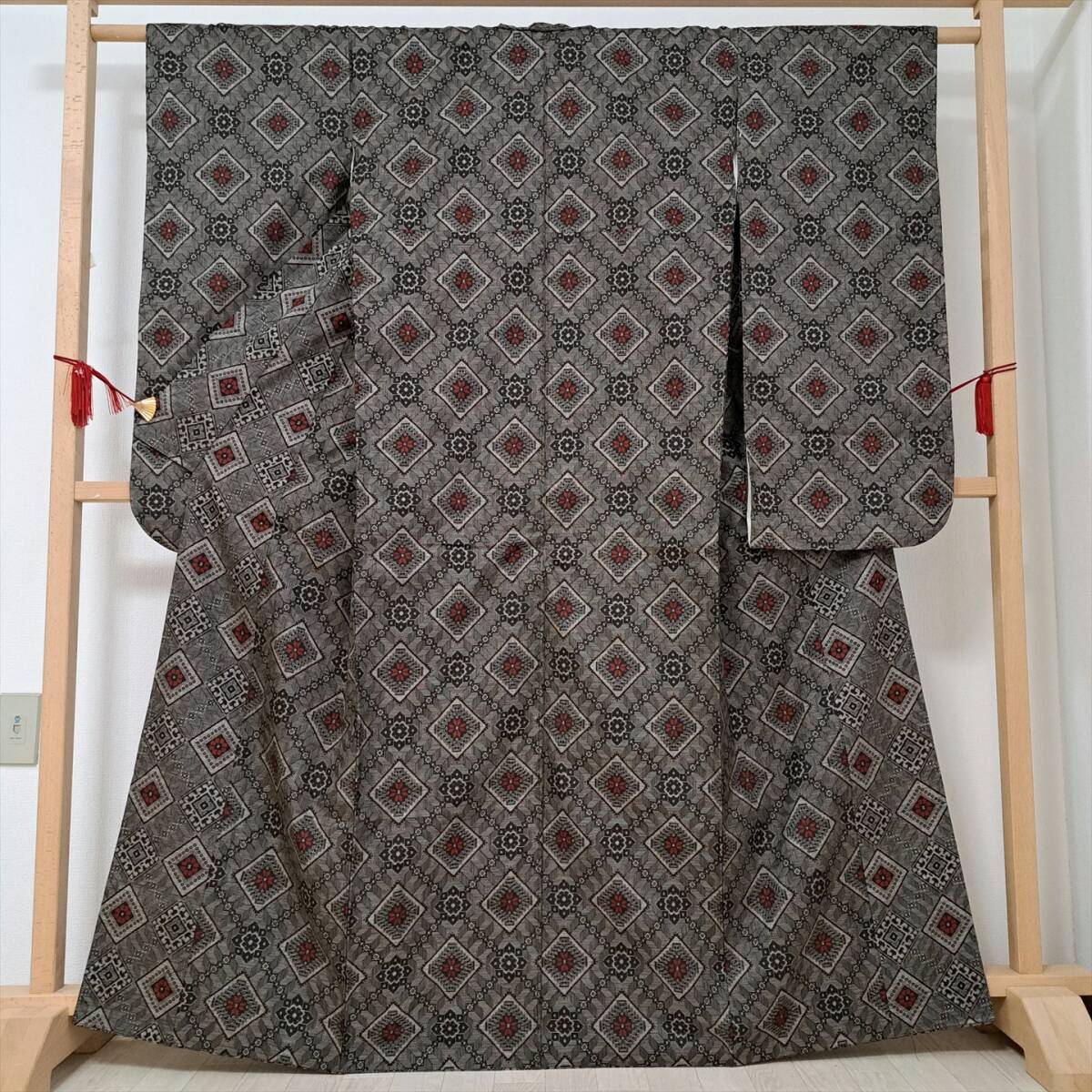 即決■着物の越田■裄66身丈167 正絹 振袖 袷 本場大島紬 一元 龍郷柄 中振袖 レア物 珍品 似双◇み29R01拍卖