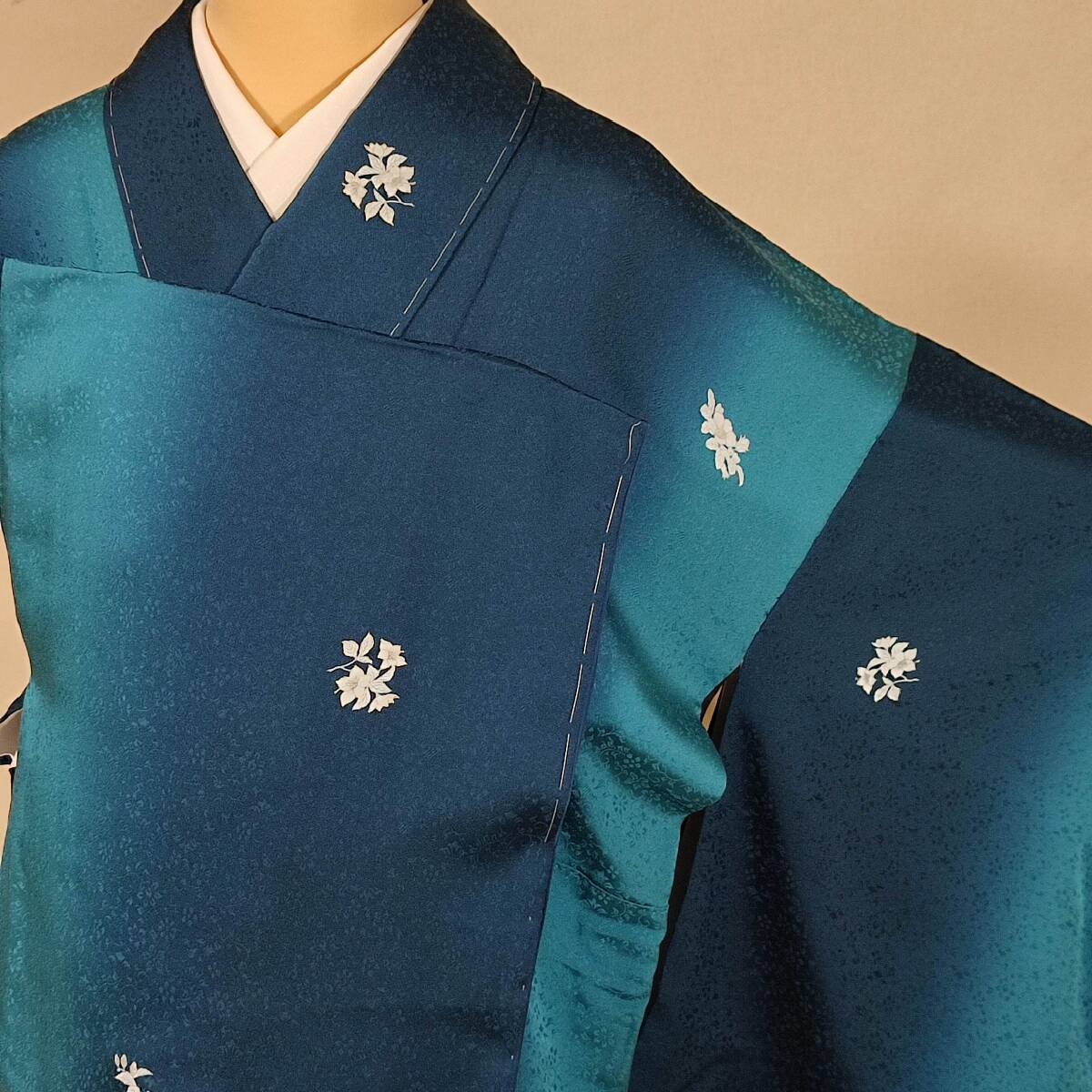 即決■着物の越田■裄70身丈176.5 正絹 小紋 袷 裄長 トールサイズ 美品 地紋 飛び柄小紋 丹後ちりめん ハギレ有 しつけ付き 似似◇む26E06拍卖