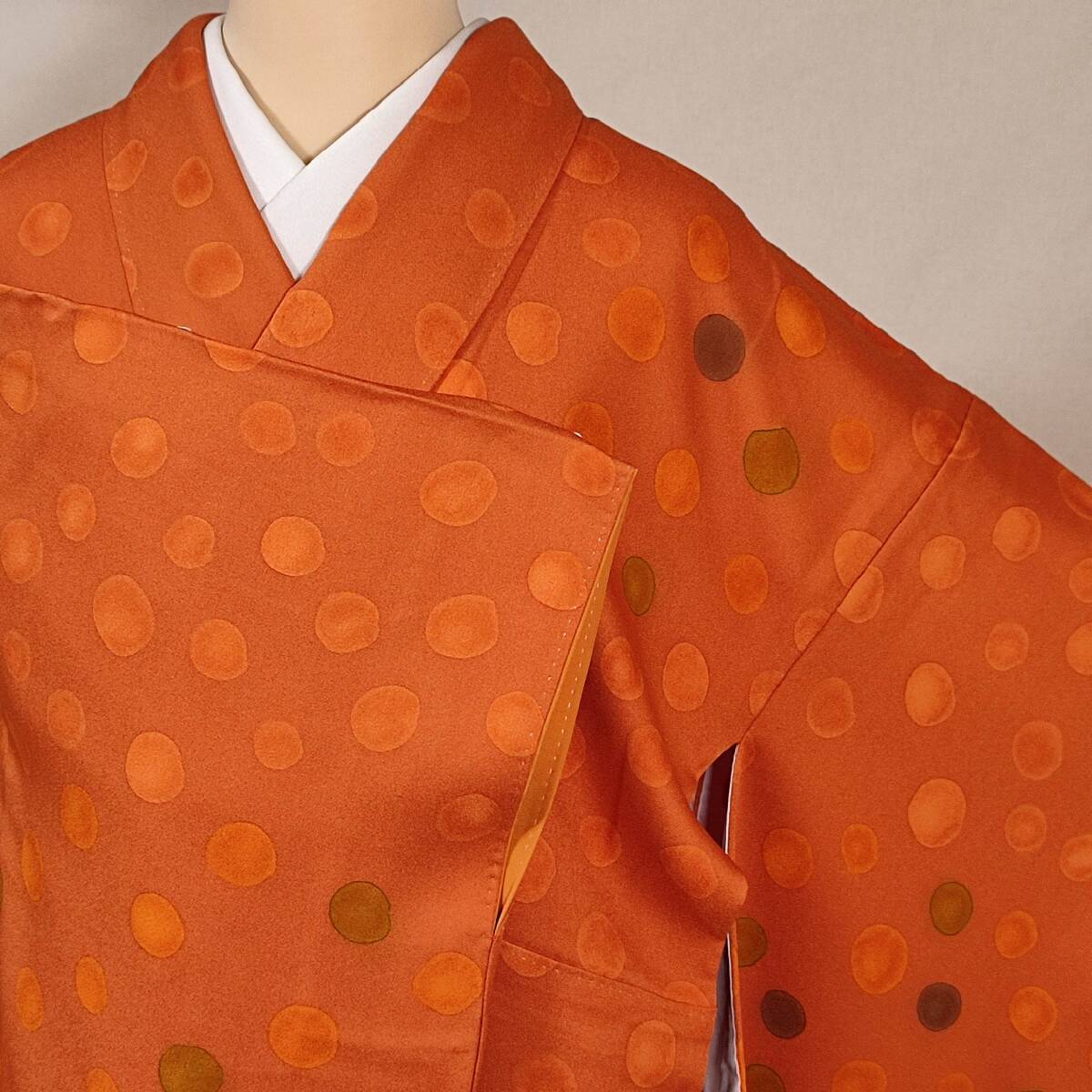 即決■着物の越田■裄67身丈167.5 正絹 付下げ小紋 袷 美品 橙色系 ドット柄 水玉文様 ビタミンカラー オレンジ■む26E08拍卖