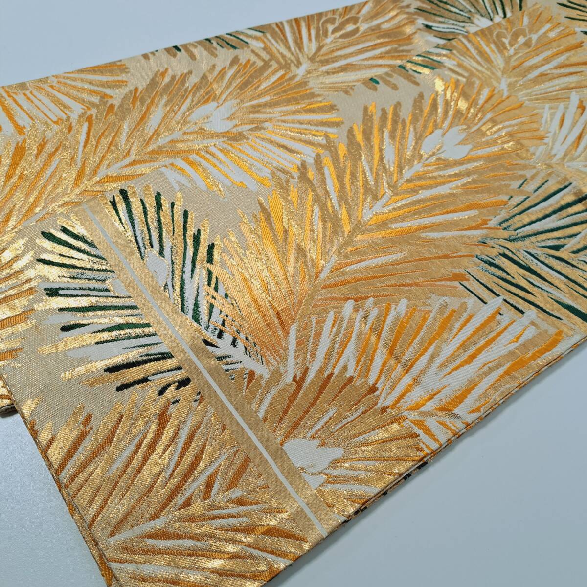 ■着物の越田■幅31.5 長さ403 正絹 アンティーク 丸帯 松 キラキラ ゴールド ■む16J06拍卖