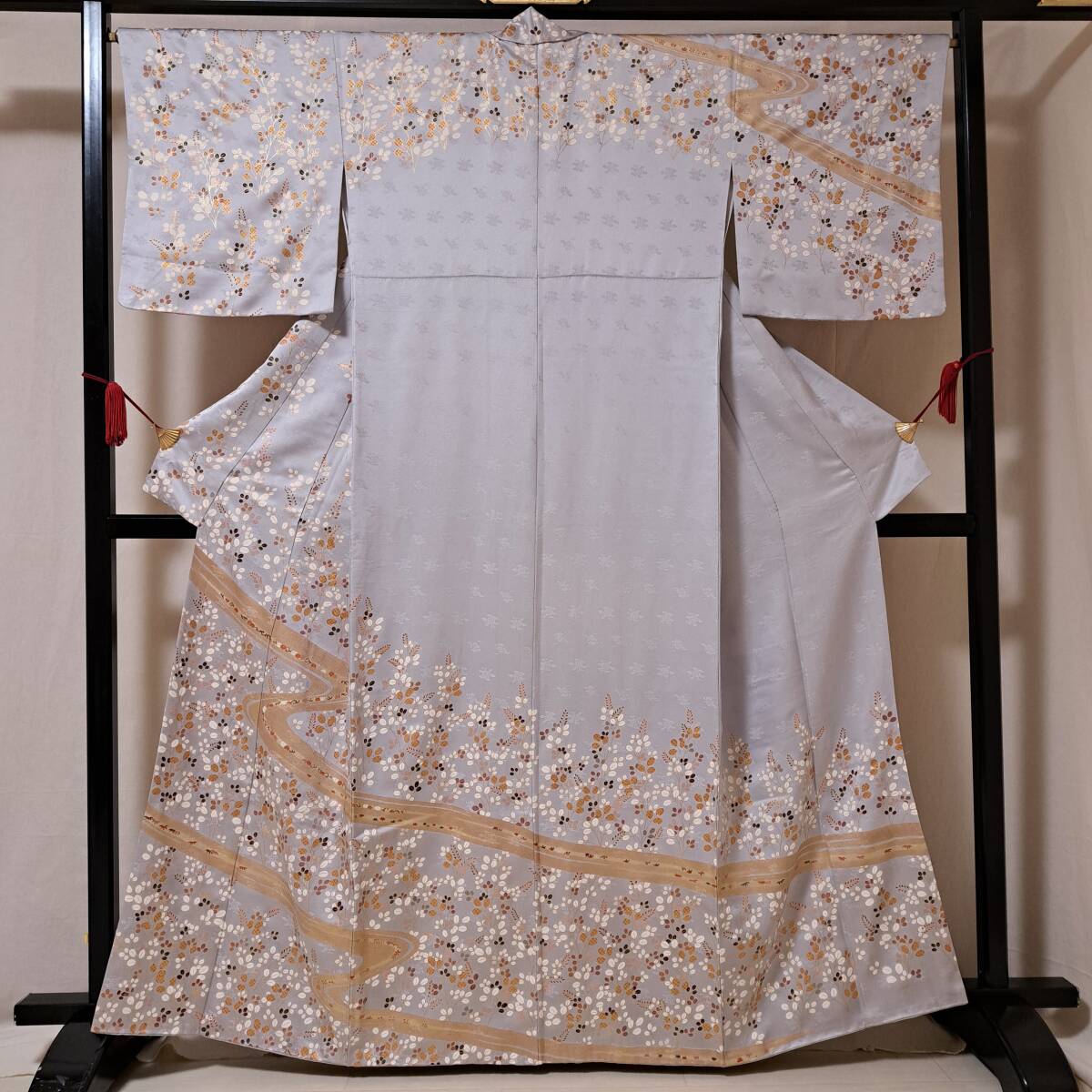 即決■着物の越田■裄68.5 身丈164 正絹 訪問着 秋草 萩 地紋 華やか 裄長 金彩 パーティー等に H◇む29R03拍卖