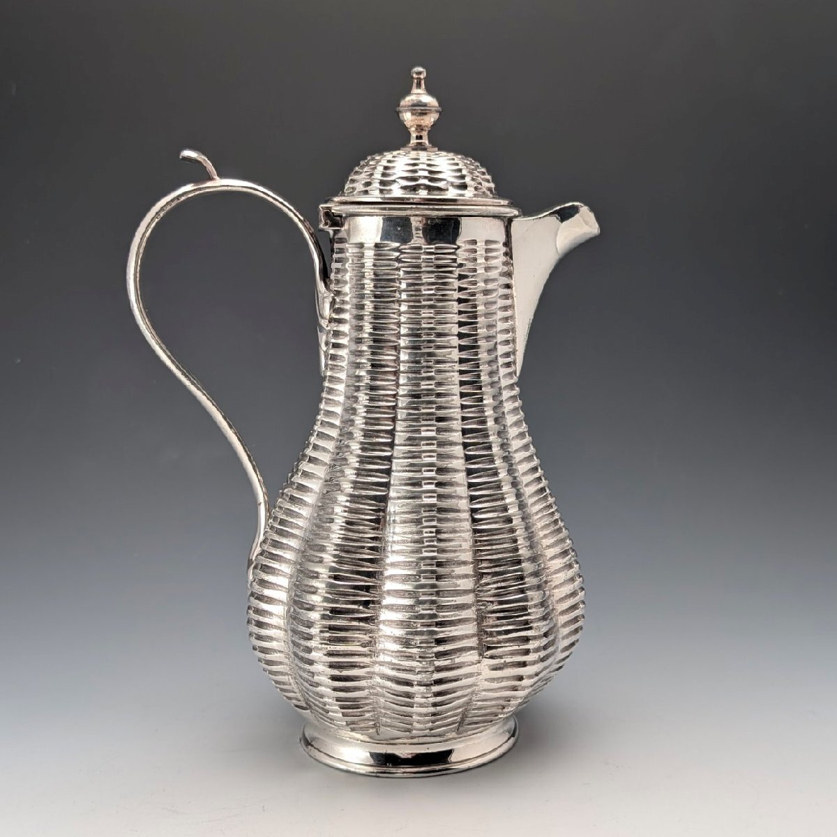 英国アンティーク シルバープレート製 ウォータージャグ 籐編みパターン装飾拍卖