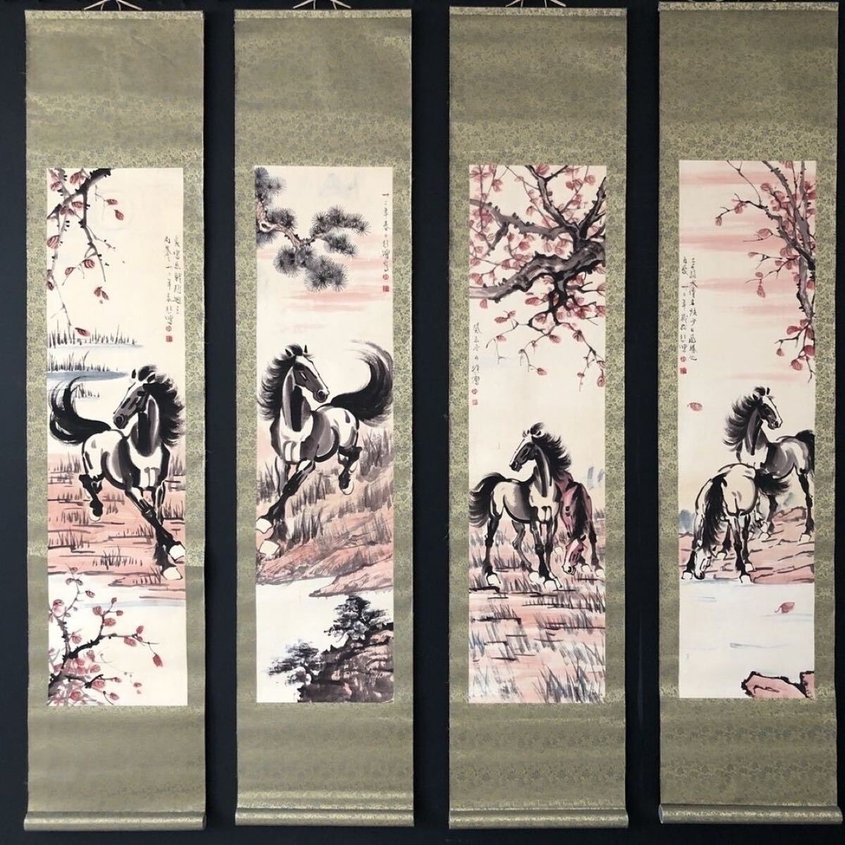 中国絵画 中国アンティーク商品 中国近代書画名家徐悲鴻作 駿馬図四条屏 模写骨董品 中国水墨画 中国絵画 海外絵画 中国美術品書道レプリカ拍卖