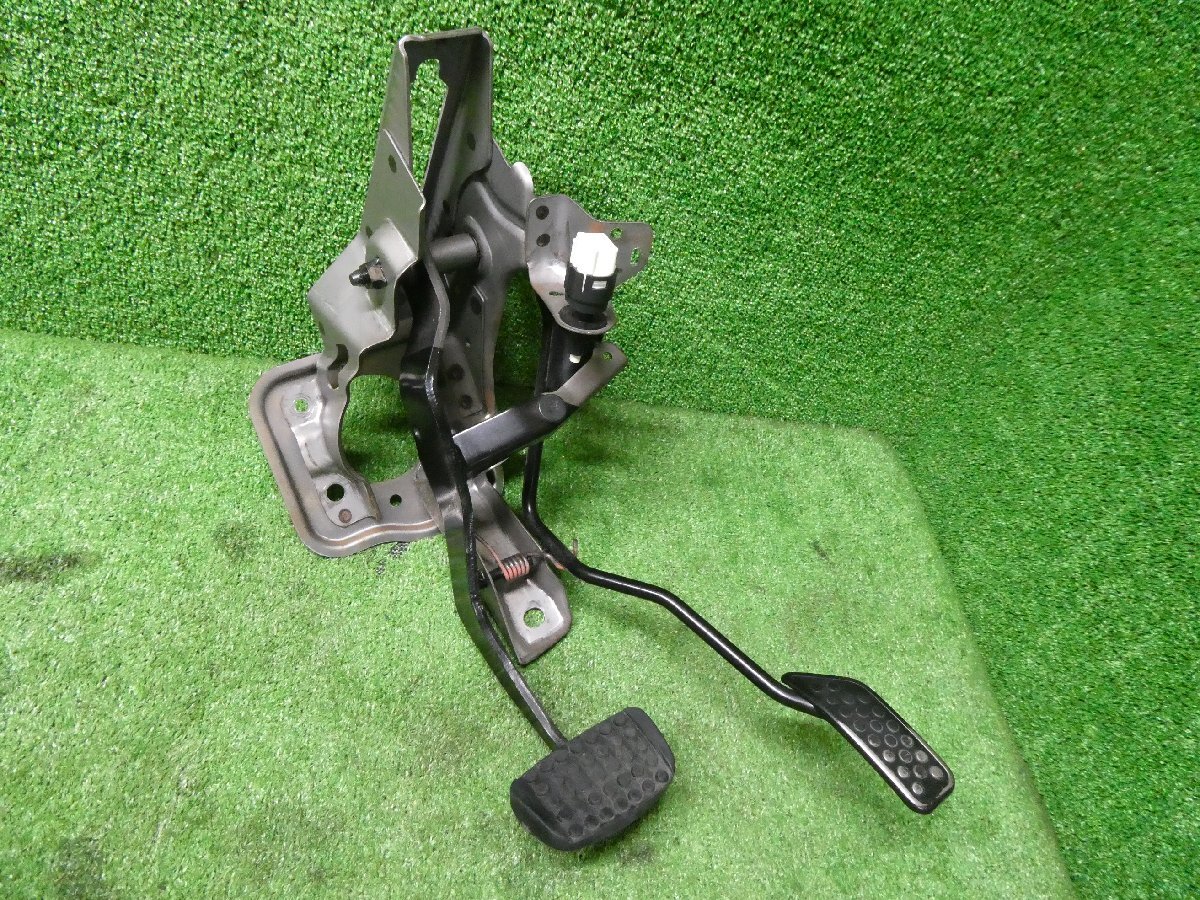 【A68309】 ◇ムーヴラテ L550S アクセルペダル ブレーキペダル拍卖