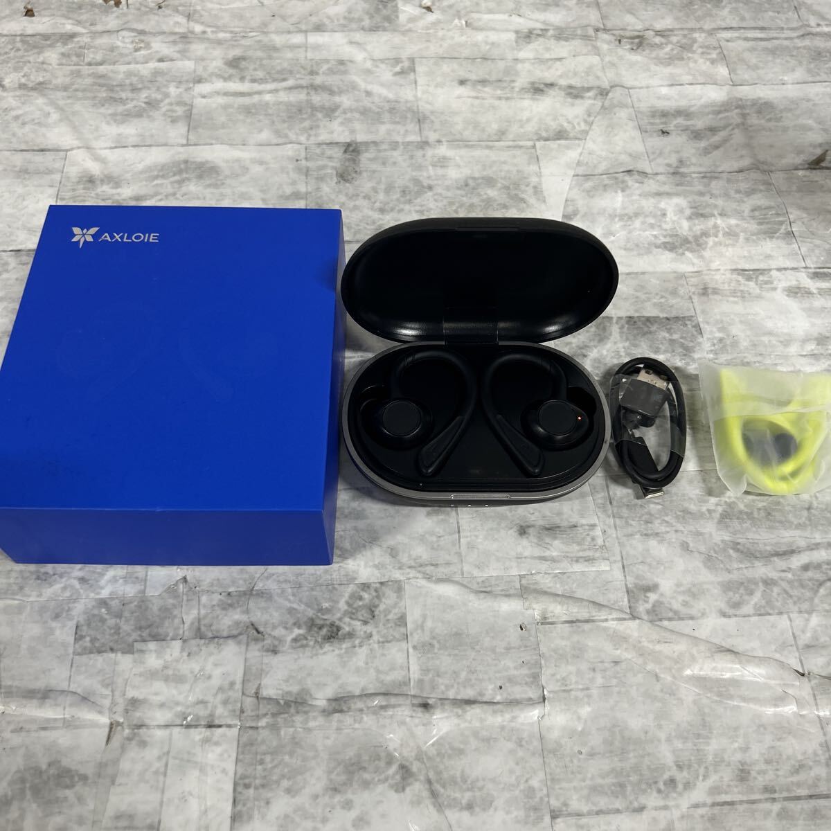 SKAM-2098 ▲ ワイヤレスイヤホン AXLOIE イヤホン Bluetooth ブラック 片方通電のみ確認済み拍卖