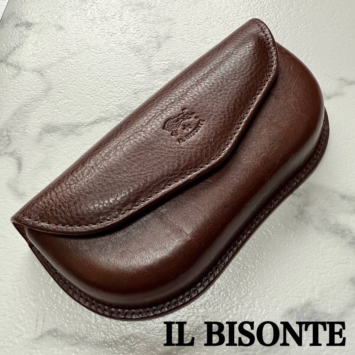 ★ IL BISONTE イル ビゾンテ レザー 革製 グラスケース 眼鏡ケース メガネケース ダークブラウン 焦げ茶色 イタリア製 美品 ★ 拍卖