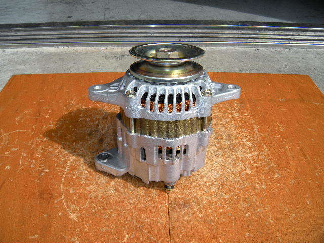 三菱重工、フォークリフト/農用トラクター/産業機械/ブルドーザー用オルタネーター(ダイナモ)リビルト品 A7TA8083、32A68-06200拍卖