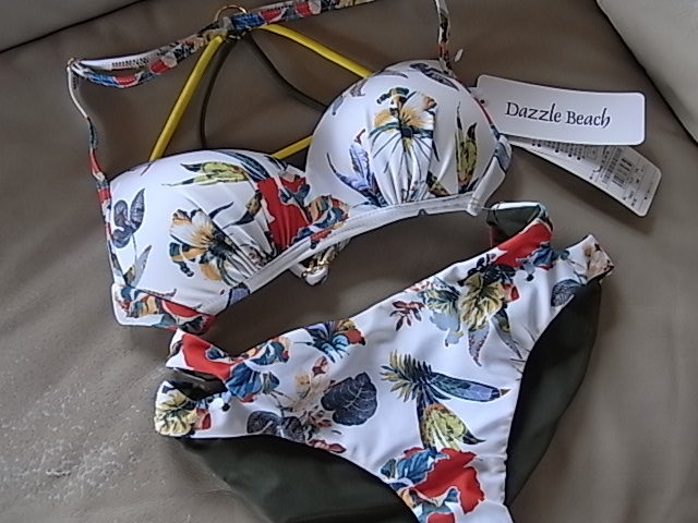 9号☆女性用 リバーシブル花柄のビキニ(水着)DAZZLE BEACH拍卖
