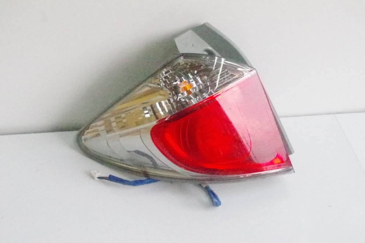 トヨタ ラクティス NSP120 テールランプ 左拍卖