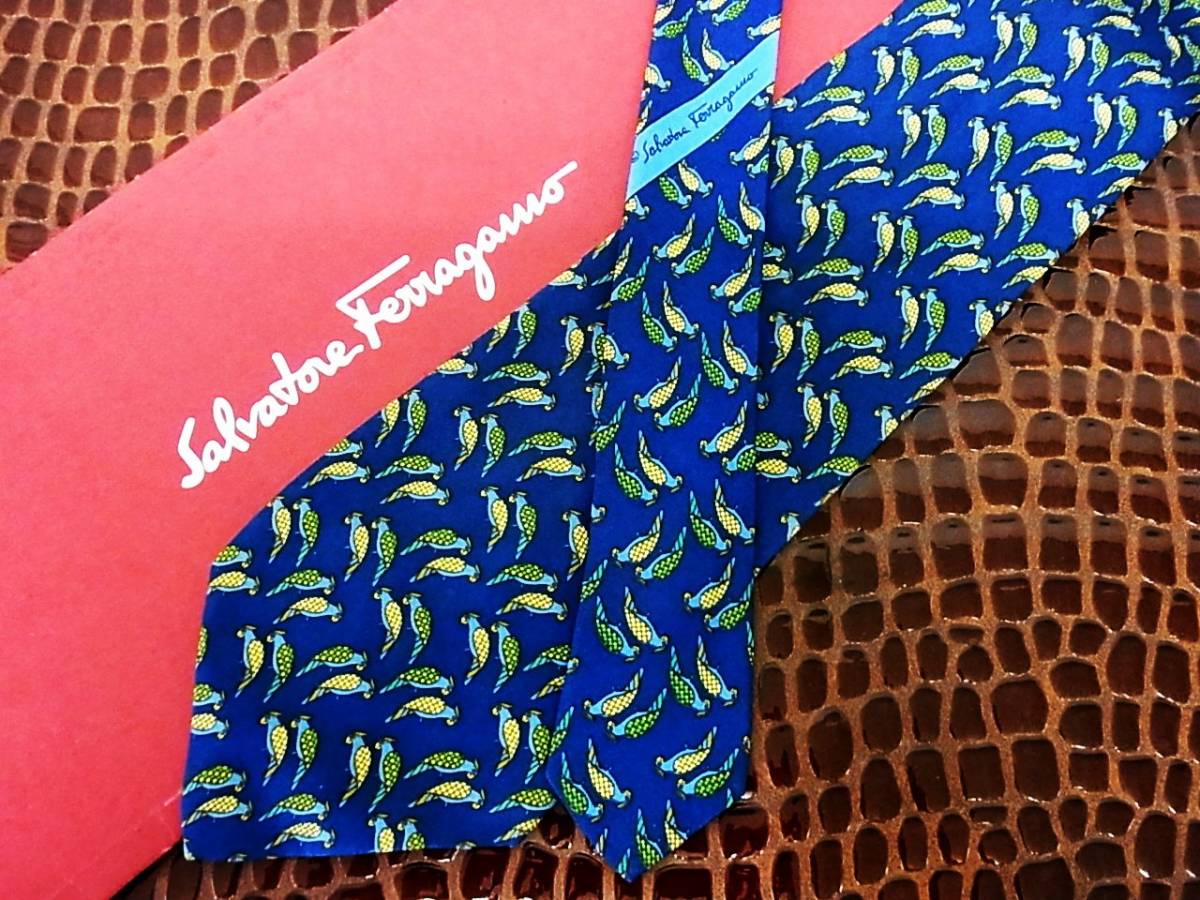 E022R●在庫処分SALE●フェラガモ【インコ・鳥・動物】のネクタイ拍卖