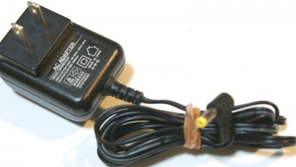 ((送料無料))恵安 ACアダプタ ZDA050100JP 5.0V 1000mA 動作OK★★拍卖