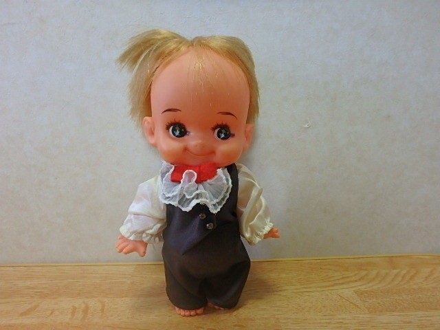 60s001y 昭和レトロ ソフビ 人形 足の裏 Sマーク JAPAN 当時物 ドール ビンテージ インテリア 古い置物 (北海道・沖縄・離島発送不可) 拍卖