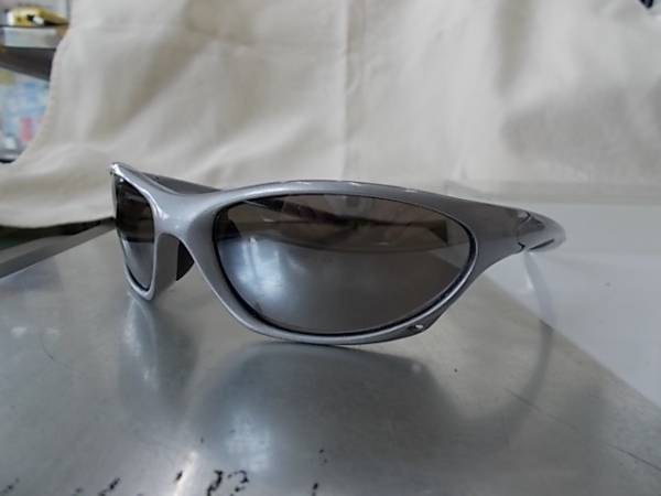 バイカーにお勧め!超かっこいいサングラス51301-2拍卖