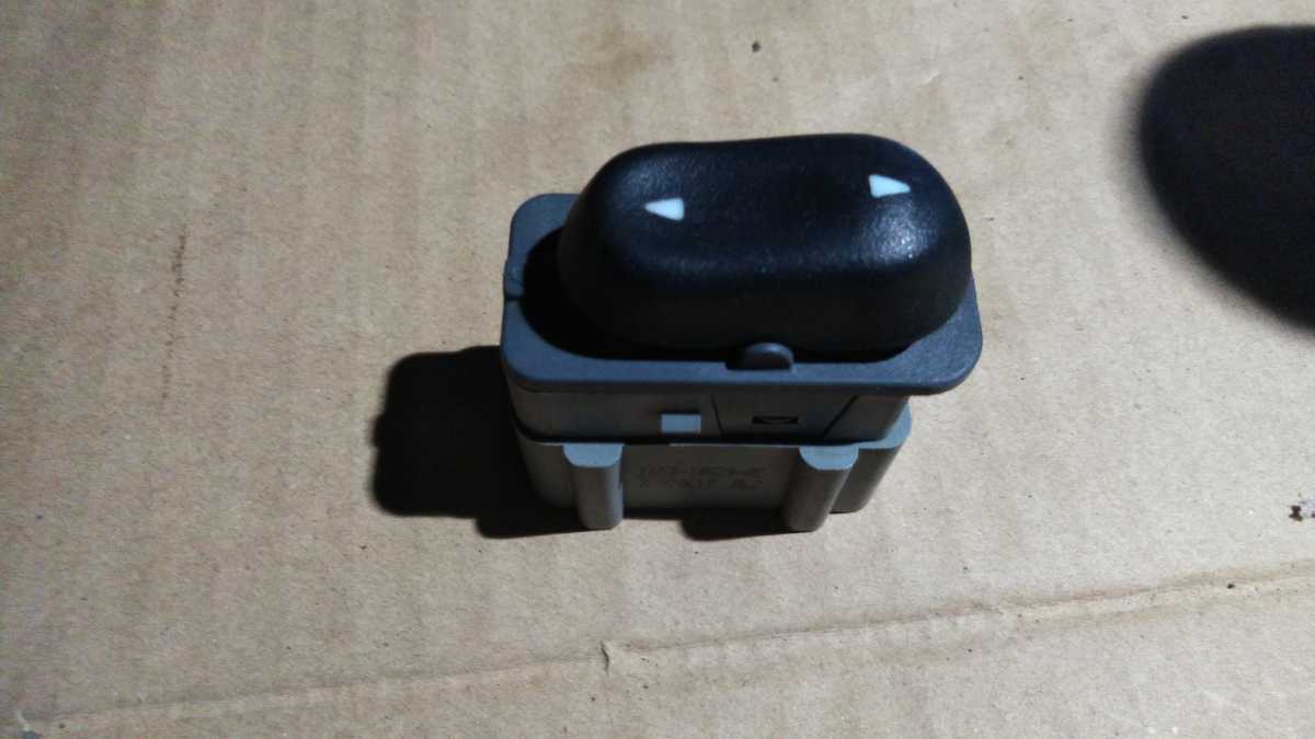 ナビゲーター 98-02 リア パワーウィンドスイッチ拍卖