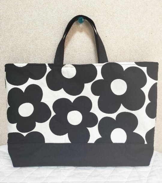 トートバッグ 花柄 ハンドメイド 黒系花柄 handmade ランチバッグ拍卖