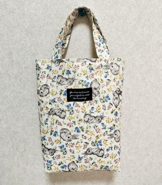 ハンドメイド トートバッグ サブバッグ ミニバッグ ウサギ柄 お散歩バッグ 水筒バッグ 小さめトートバッグ拍卖