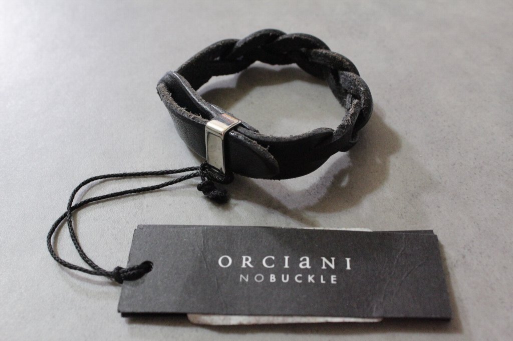 ORCIANI★新品1.5万円 オルチアーニ 編み込みブラックレザーのブレスレット 17センチ程度 女性&手首細い男性向け拍卖