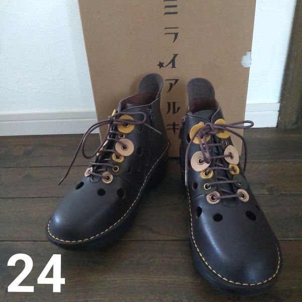 【24.0cm】MIRAI ARUKI ミライアルキ 軽量パンチングデザイン ショートブーツ ゆったり 幅広拍卖