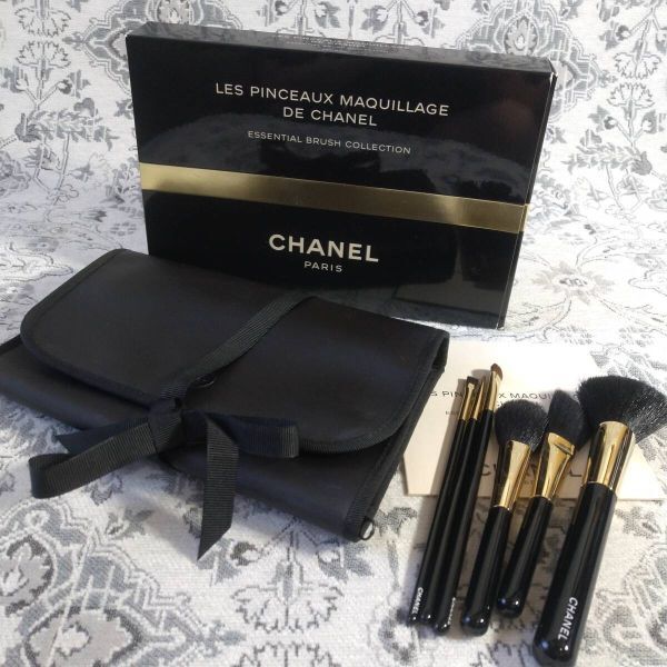 【ブラシ6本セット】CHANEL シャネル メイクブラシセット LES PINCEAUX MAQUILLAGE DE CHANEL ケース付拍卖