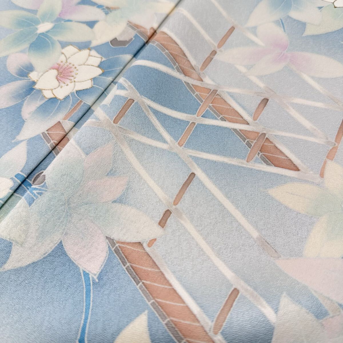 付下げ 暈しに上品な花模様 着物 正絹 袷 広衿 Q-020拍卖