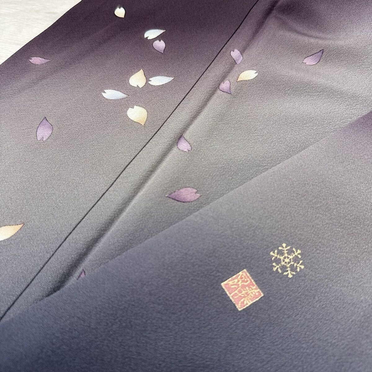 作家物 付下げ ちりめん 暈し染 桜の花びらの染め 着物 正絹 Q-053拍卖