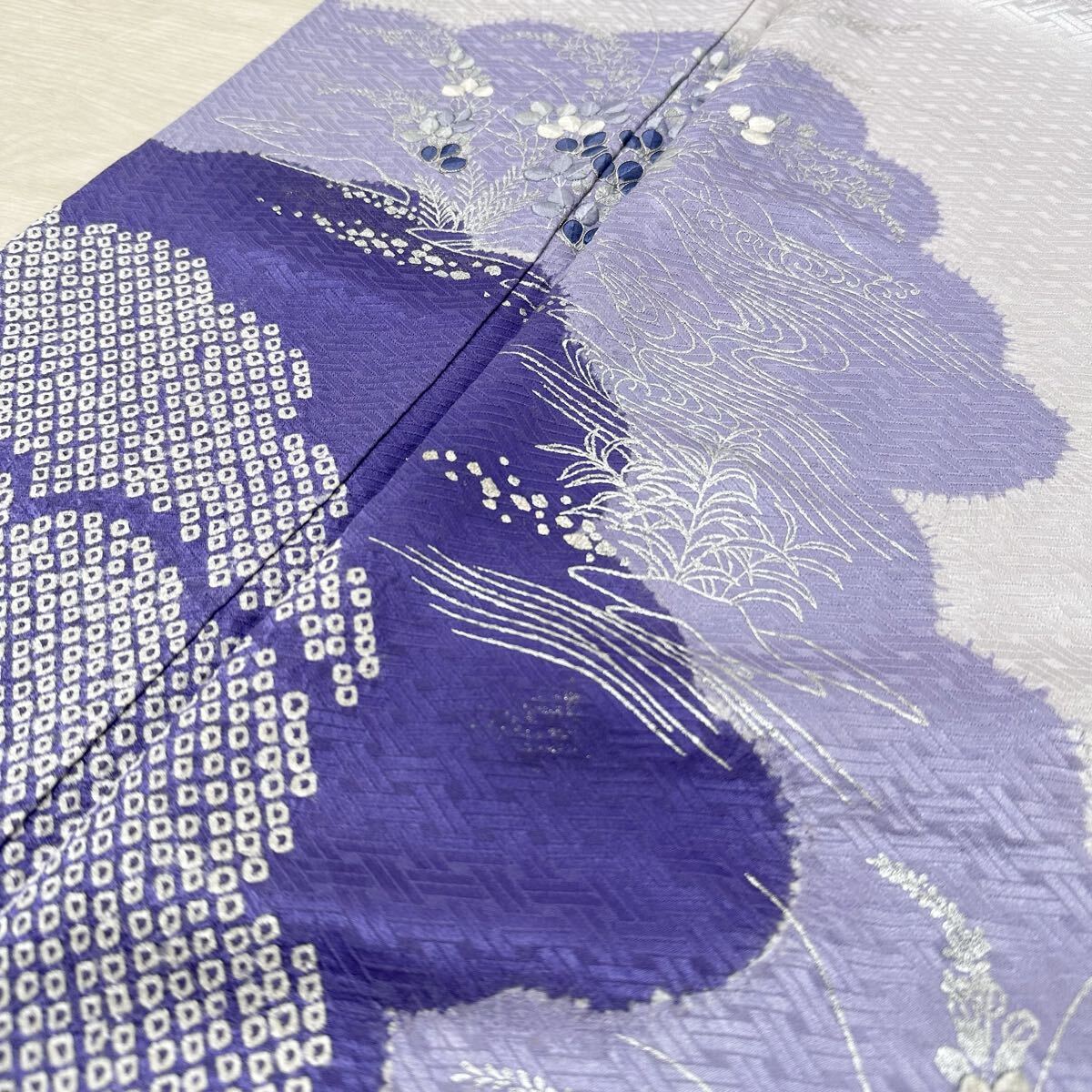 付下げ 絞りに刺繍の花模様 着物 正絹 Q-058拍卖