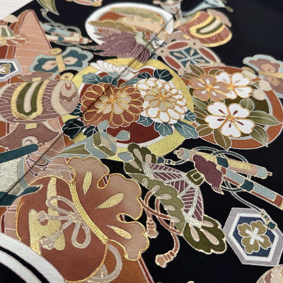 黒留袖 金彩 花模様に宝尽くし 荒波に船 金駒刺繍 着物 正絹 五つ紋 Q-183拍卖