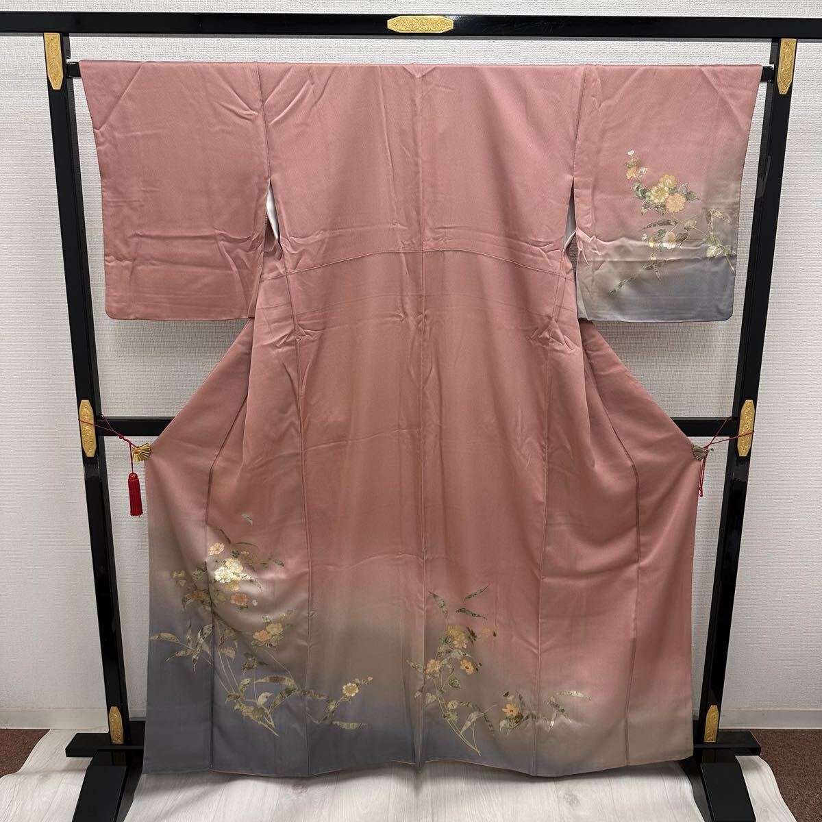 付下げ 暈し染 花模様 美しい箔加工 着物 正絹 Q-195拍卖