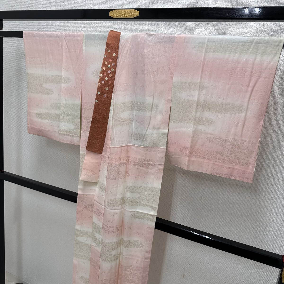 鈴乃屋誂え 長襦袢 エ霞に小花 ちりめん刺繍半衿 着物 正絹 Q-199拍卖
