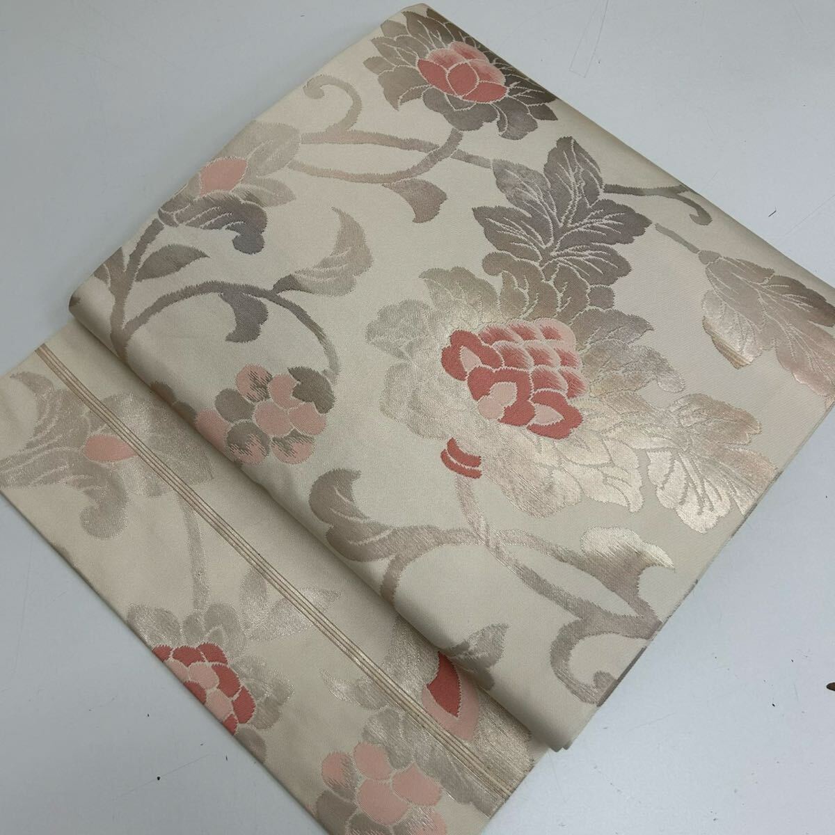 名古屋帯 可愛い花唐草 九寸 正絹 着物 Q-323拍卖