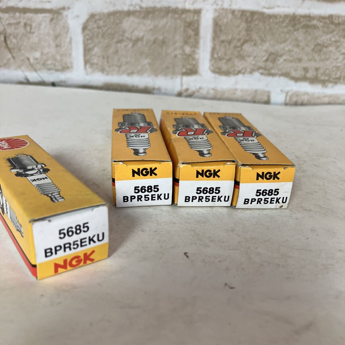 (35)NGK BPR5EKU 4個セット!スパークプラグ *Φ ×(;) *NO.5685 車部品 日本特殊陶業 新品拍卖