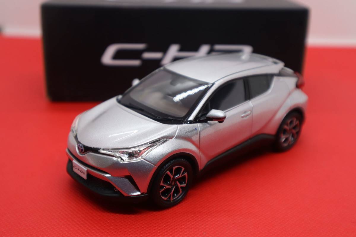 J0912(13) T ☆1/30 トヨタ C-HR 非売品 ミニカー カラーサンプル (2)1K0 メタルストリームメタリック 未使用拍卖