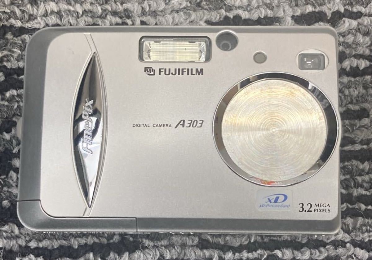 FUJIFILM 富士フイルム FINEPIX A303 コンパクトデジタルカメラ デジカメ コンパクト カメラ シルバー1021Aa拍卖
