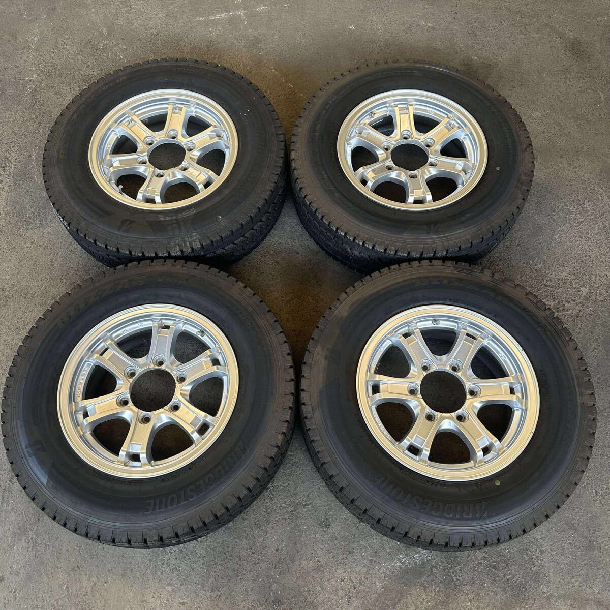 【6500】★195/80R15 4本セット冬タイヤBRIDGESTONE BLIZAKVL10【2022年】ホイール15x6J PCD139.7 INSET33 ハブ110 穴6 バランスを調整済み拍卖