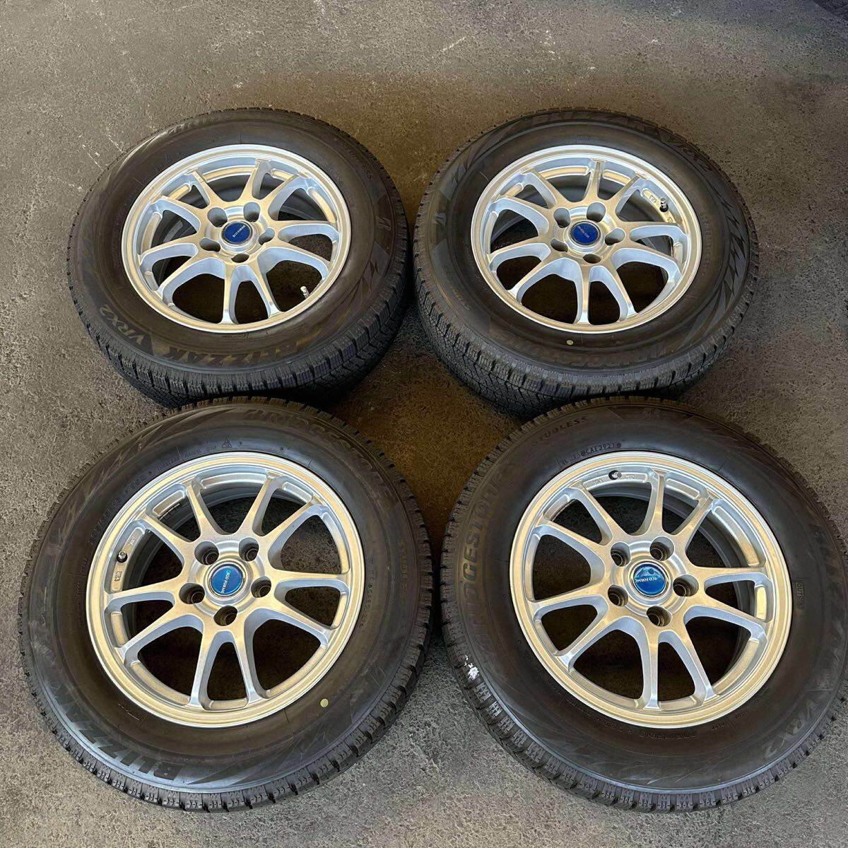 【6515】★205/65R16 4本セット冬タイヤバリ山 ブリヂストン ブリザックVRX2【2021年】ホイール16x6,5J PCD114.3 ハブ60mm 穴5拍卖