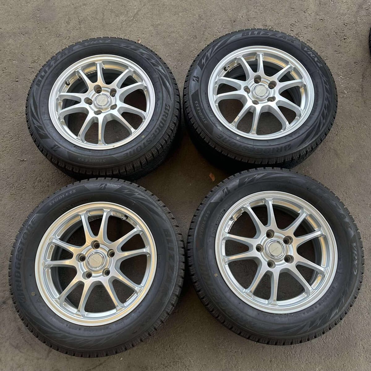 【6878】★ 205/60R16 4本セット冬タイヤ ブリヂストン ブリザック VRx2 [2022年】アルミンホイール 16x6.5jPCD114.3ハブ73mm 5穴拍卖