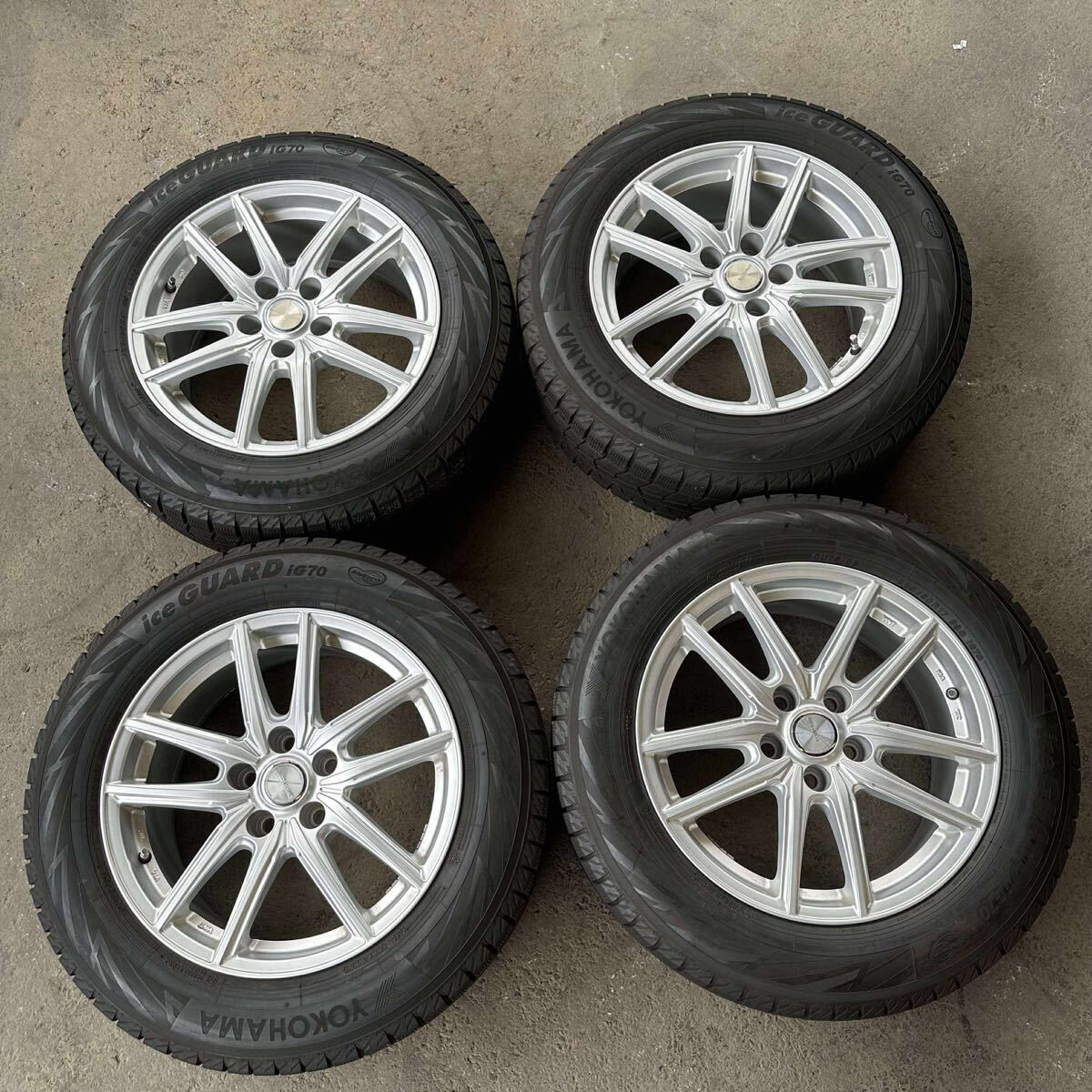 【6921 】バランスを調整済み 225/60R17 4本セット冬タイヤ ヨコハマ アイスガード IG70 [2022年】ホイール 17x7.5JPCD114.3 ハブ60mm 穴5拍卖