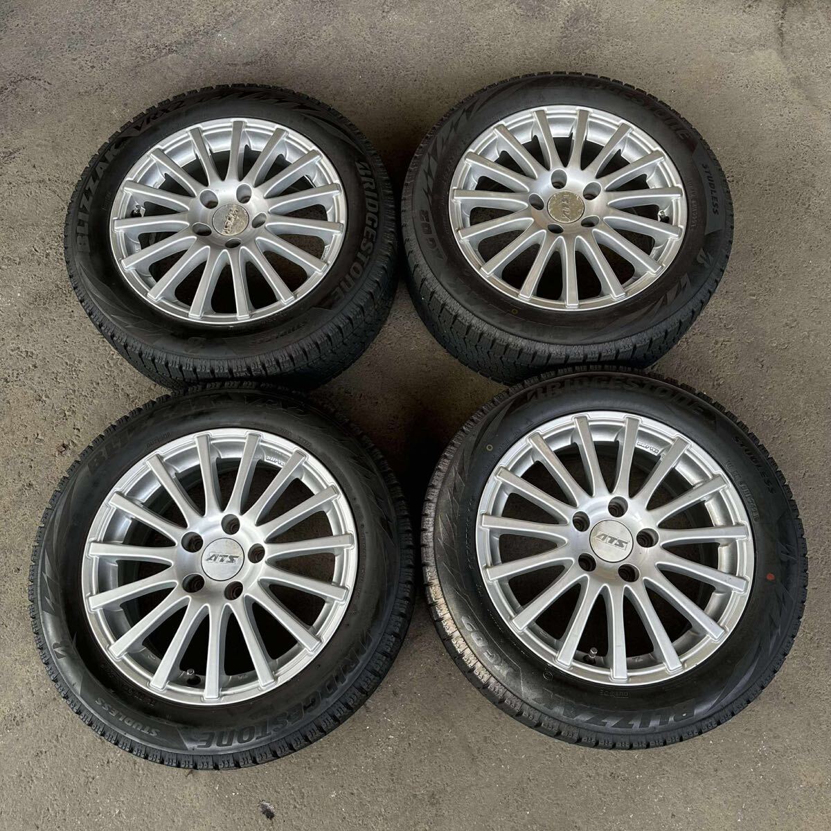 【6931 】バランスを調整済み 205/55R16 4本セット冬タイヤ ブリヂストンブリザックVRX2 [2021年】ホイール 16x7jJ PCD1142ハブ57mm 穴5拍卖